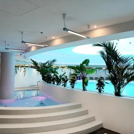 Hanza Tower Casino Sauna & Jacuzzi & Pool *