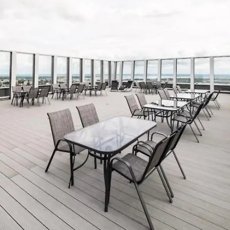 Appartamento Hanza Tower Casino Sauna & Jacuzzi & Pool *