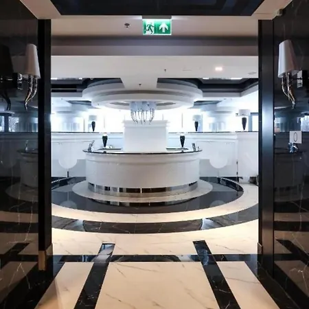 Hanza Tower Casino Sauna & Jacuzzi & Pool Appartamento Stettino